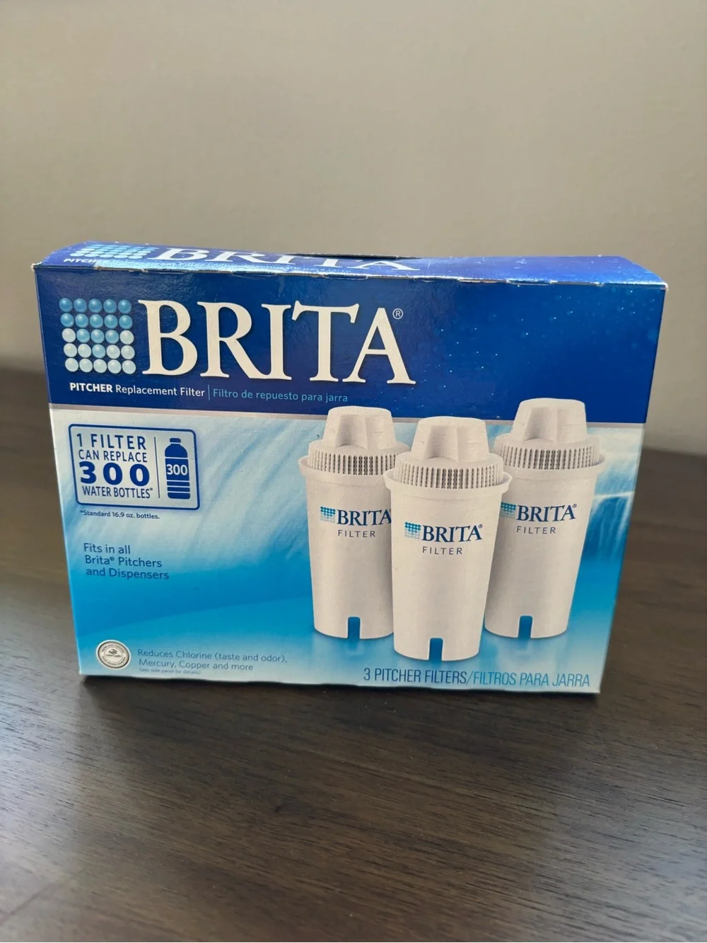 Brita space saver water filtration pitcher. Includes 2 unopened filters.